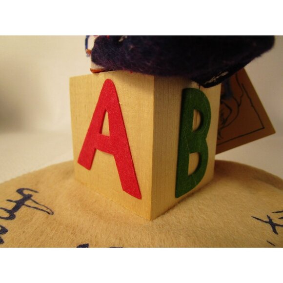 Annalee Doll Society Logo Kid 1991 Boy Reading Mother Goose Book, Pin & Tags - Picture 5 of 12
